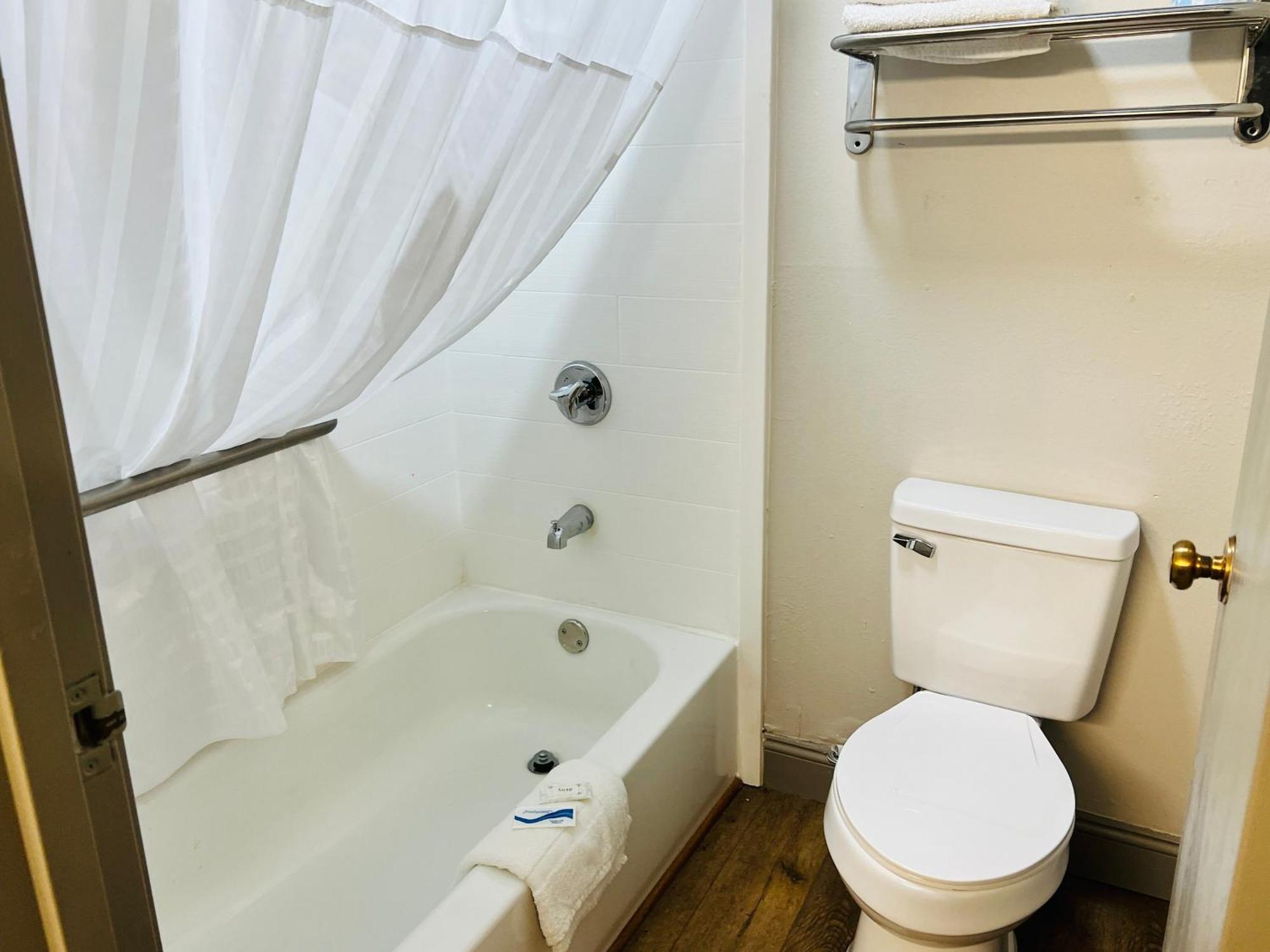 Rosewood Inn By Oyo Union City I-69 외부 사진